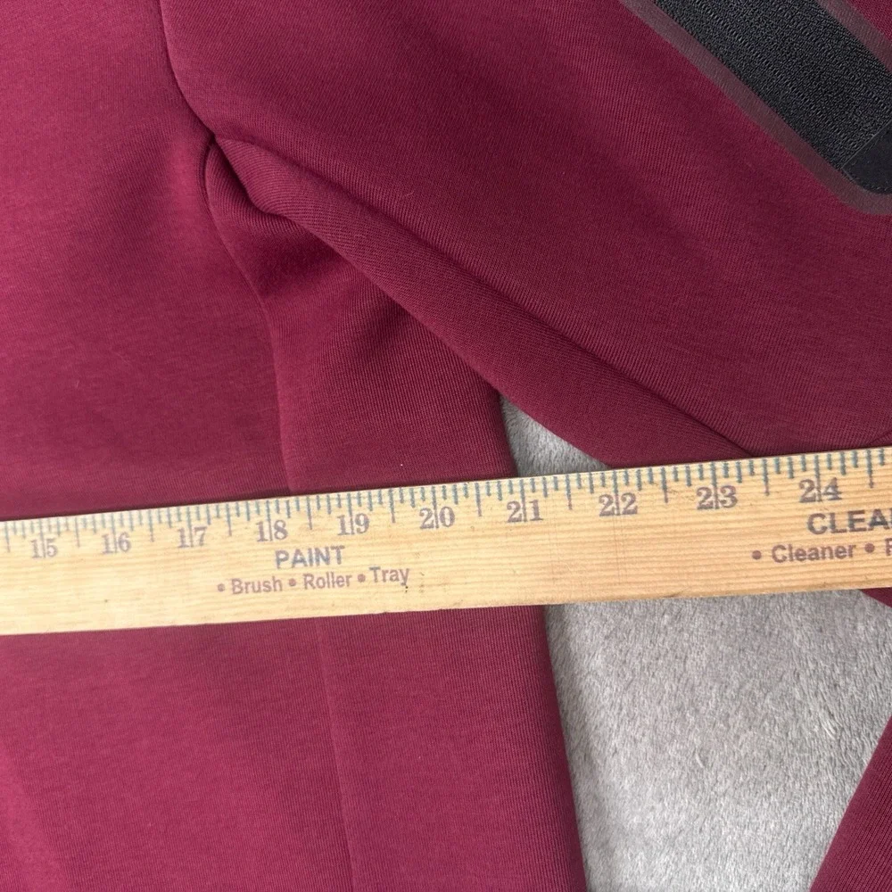 Nike Tech Fleece Pullover Crewneck Sweater Men's Medium Maroon CU4505-639‎